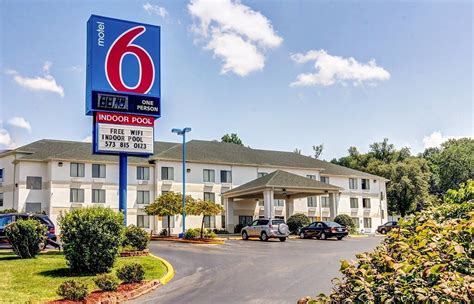 Motel 6 .